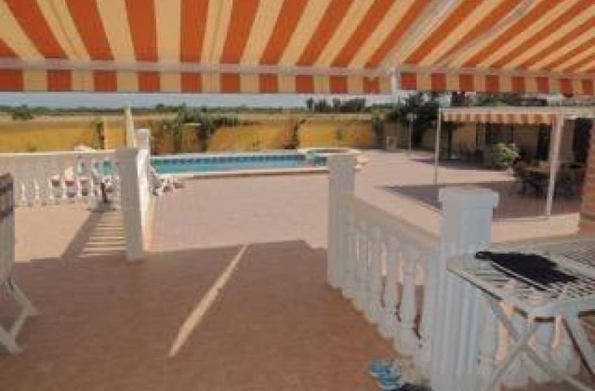 3 quarto Moradia para venda em Catral com piscina - 390 000 € (Ref: 9868113)