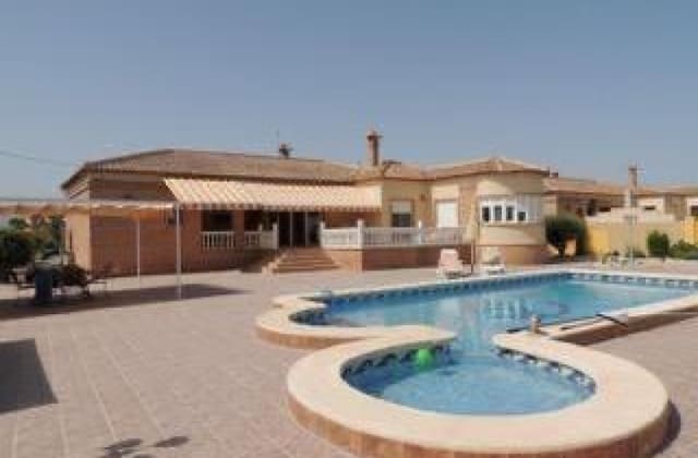 3 quarto Moradia para venda em Catral com piscina - 390 000 € (Ref: 9868113)