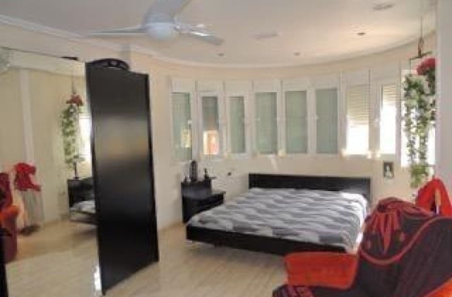 3 quarto Moradia para venda em Catral com piscina - 390 000 € (Ref: 9868113)