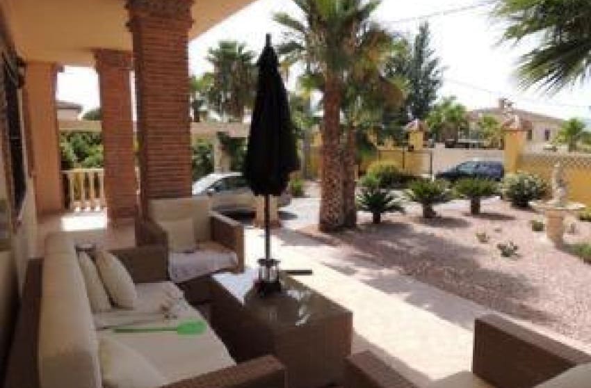 3 quarto Moradia para venda em Catral com piscina - 390 000 € (Ref: 9868113)