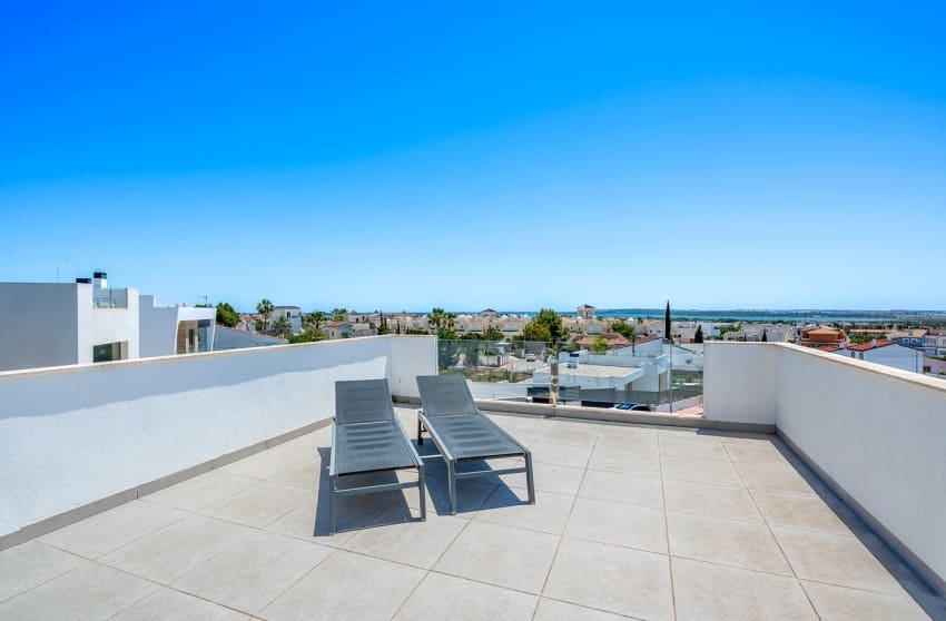 4 Zimmer Villa zu verkaufen in Ciudad Quesada mit Pool - 669.000 € (Ref: 9895174)