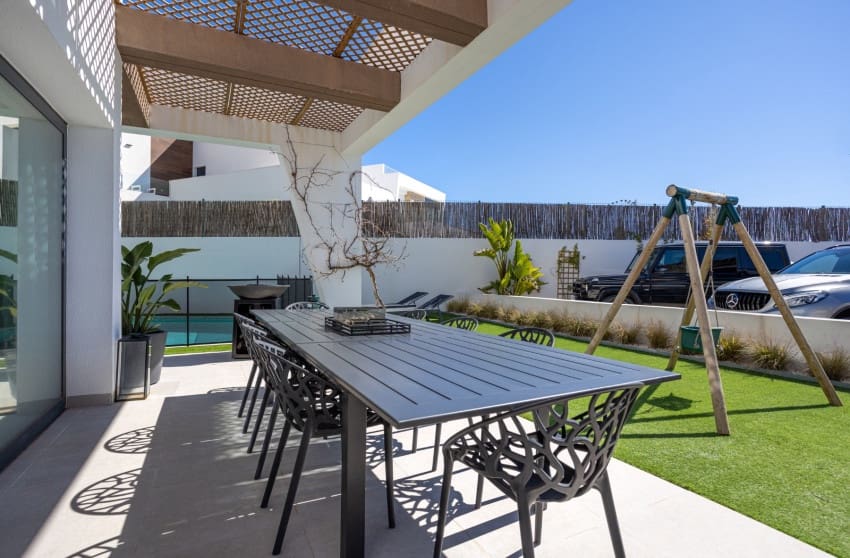 4 Zimmer Villa zu verkaufen in Ciudad Quesada mit Pool - 669.000 € (Ref: 9895174)
