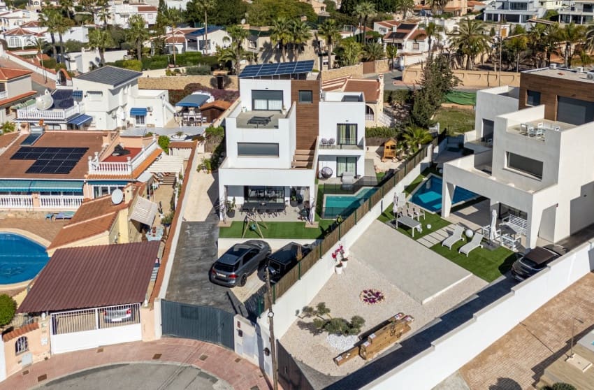 4 Zimmer Villa zu verkaufen in Ciudad Quesada mit Pool - 669.000 € (Ref: 9895174)