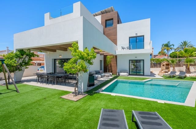 4 Zimmer Villa zu verkaufen in Ciudad Quesada, Rojales mit Pool - 669.000 € (Ref: 9895174)