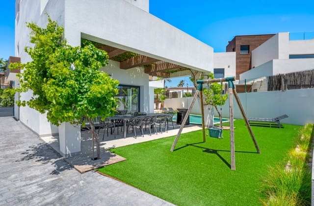4 Zimmer Villa zu verkaufen in Ciudad Quesada, Rojales mit Pool - 669.000 € (Ref: 9895174)