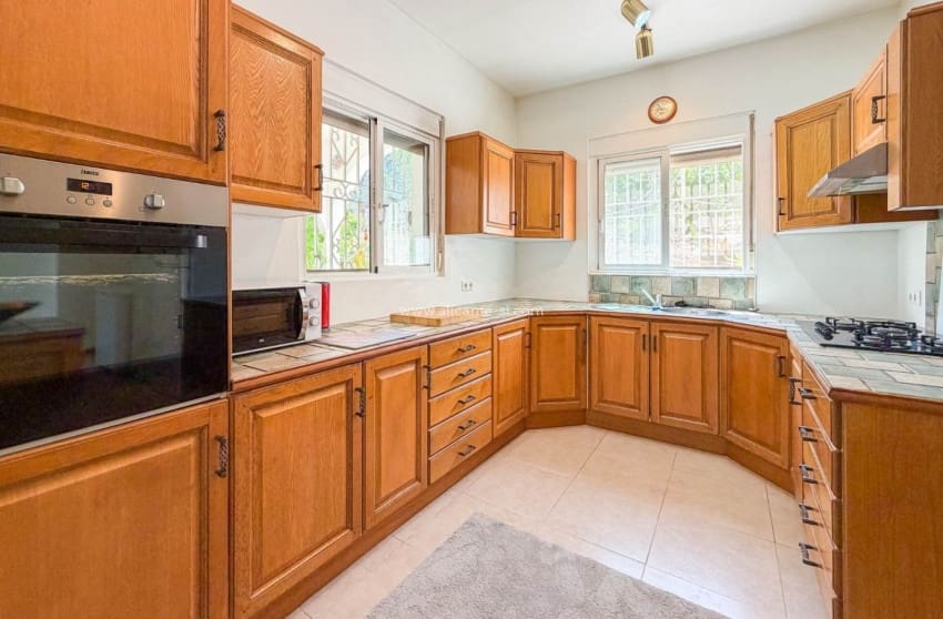 3 slaapkamer Villa te koop in Hondon de las Nieves met zwembad garage - € 269.950 (Ref: 9900709)