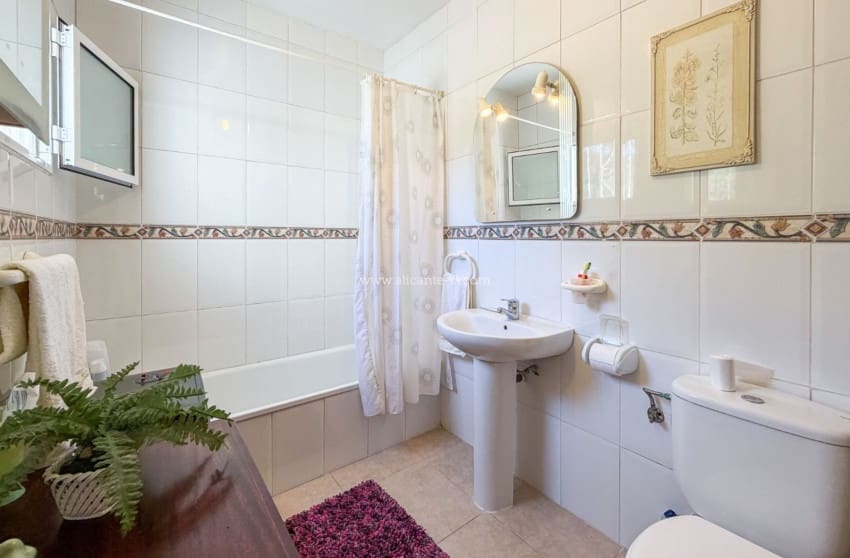 3 slaapkamer Villa te koop in Hondon de las Nieves met zwembad garage - € 269.950 (Ref: 9900709)
