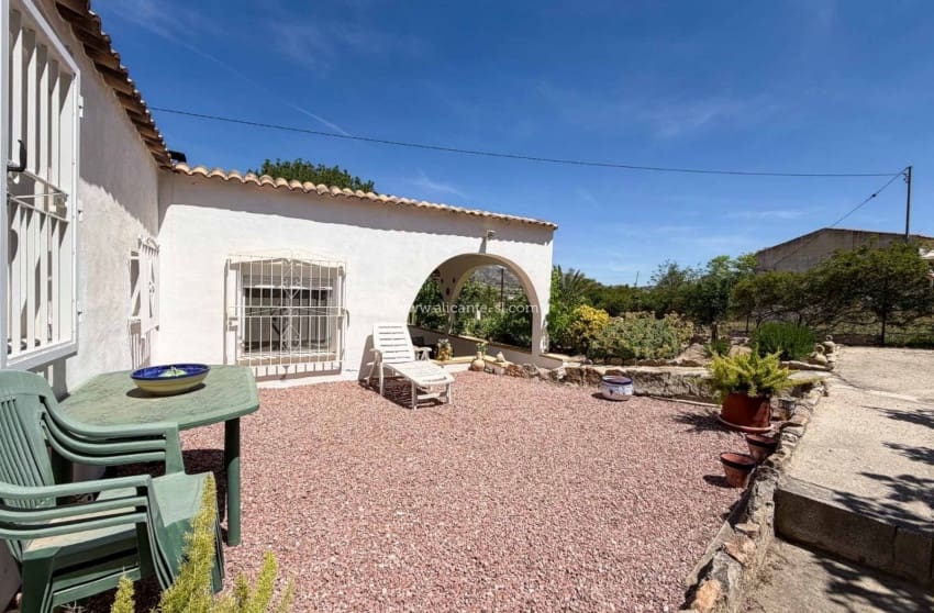 3 slaapkamer Villa te koop in Hondon de las Nieves met zwembad garage - € 269.950 (Ref: 9900709)
