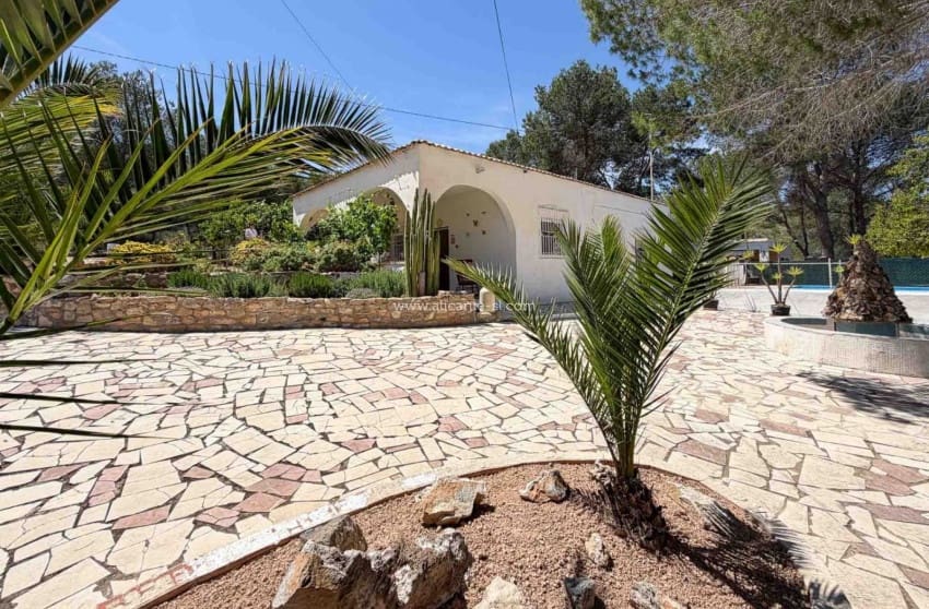 3 slaapkamer Villa te koop in Hondon de las Nieves met zwembad garage - € 269.950 (Ref: 9900709)