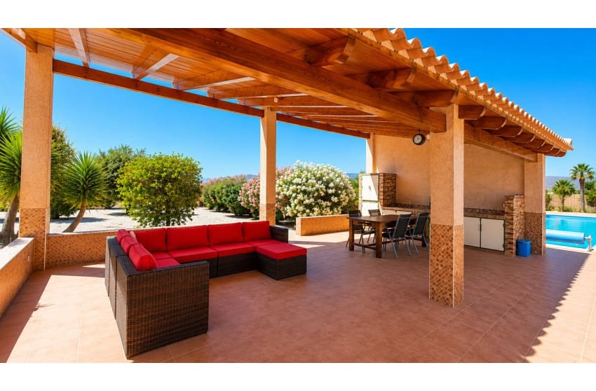 3 slaapkamer Villa te koop in Macisvenda met zwembad - € 265.000 (Ref: 9917685)