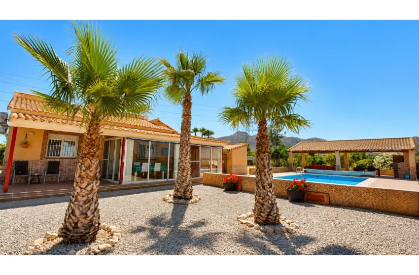 3 slaapkamer Villa te koop in Macisvenda met zwembad - € 265.000 (Ref: 9917685)