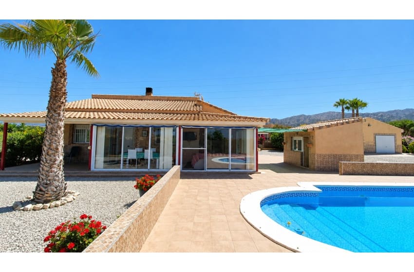 3 slaapkamer Villa te koop in Macisvenda met zwembad - € 265.000 (Ref: 9917685)