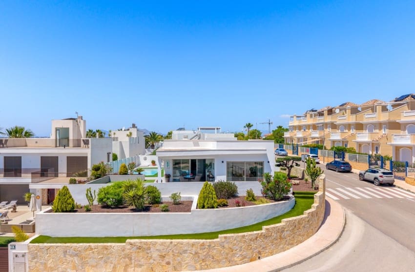 3 soveværelse Villa til salg i La Marina med swimmingpool - € 595.000 (Ref: 9917686)