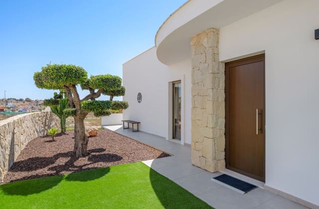 3 soveværelse Villa til salg i La Marina, Elche / Elx med swimmingpool - € 595.000 (Ref: 9917686)