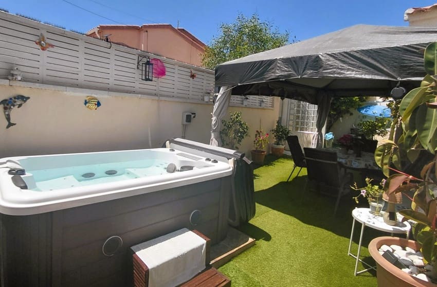 3 Zimmer Villa zu verkaufen in San Fulgencio - 245.000 € (Ref: 9917687)