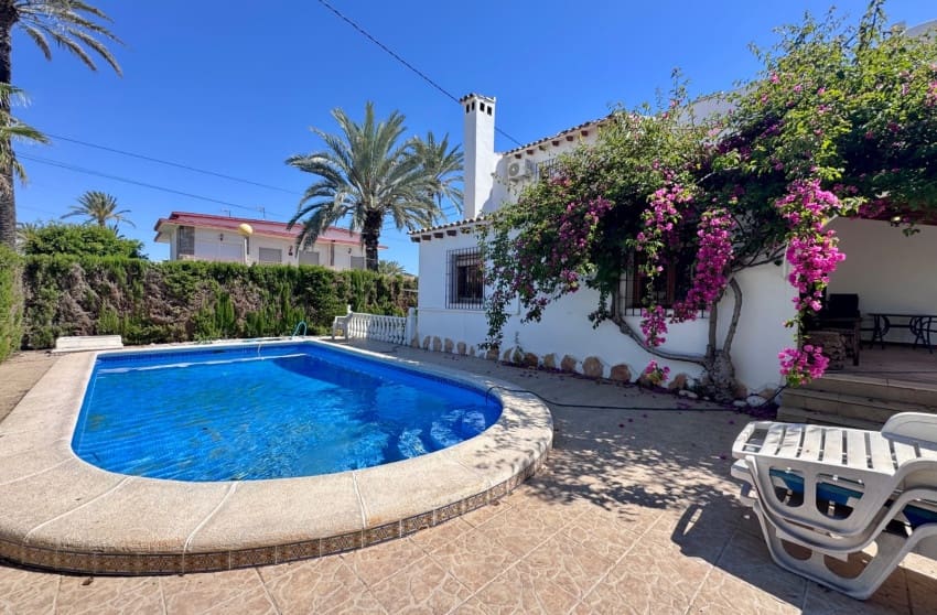 4 soverom Villa til salgs i Cabo Roig med svømmebasseng - € 699 000 (Ref: 9917688)