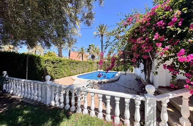 4 soverom Villa til salgs i Cabo Roig, Orihuela med svømmebasseng - € 699 000 (Ref: 9917688)