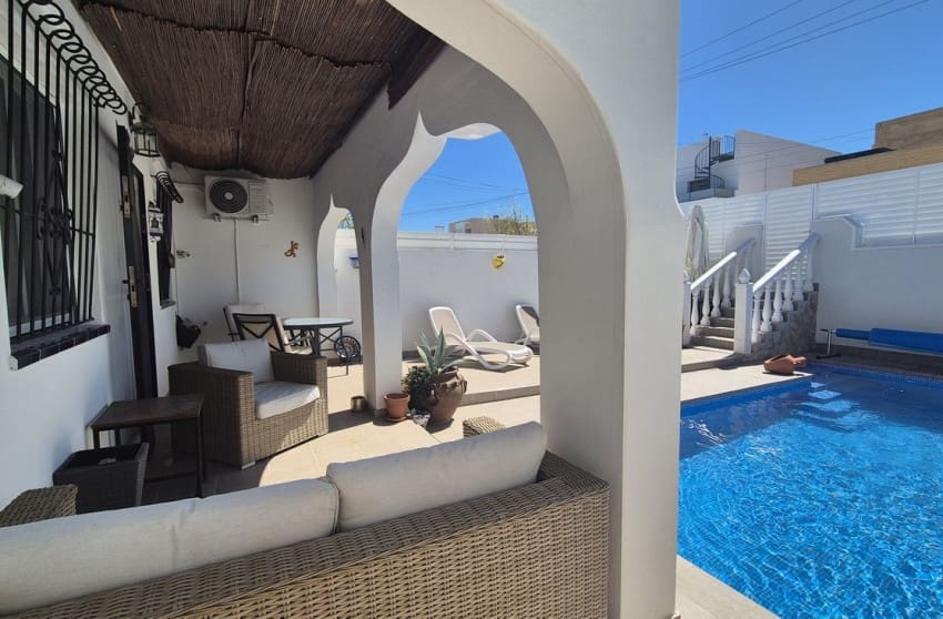 2 bedroom Townhouse for sale in San Miguel de Salinas with pool - € 240,000 (Ref: 9917689)