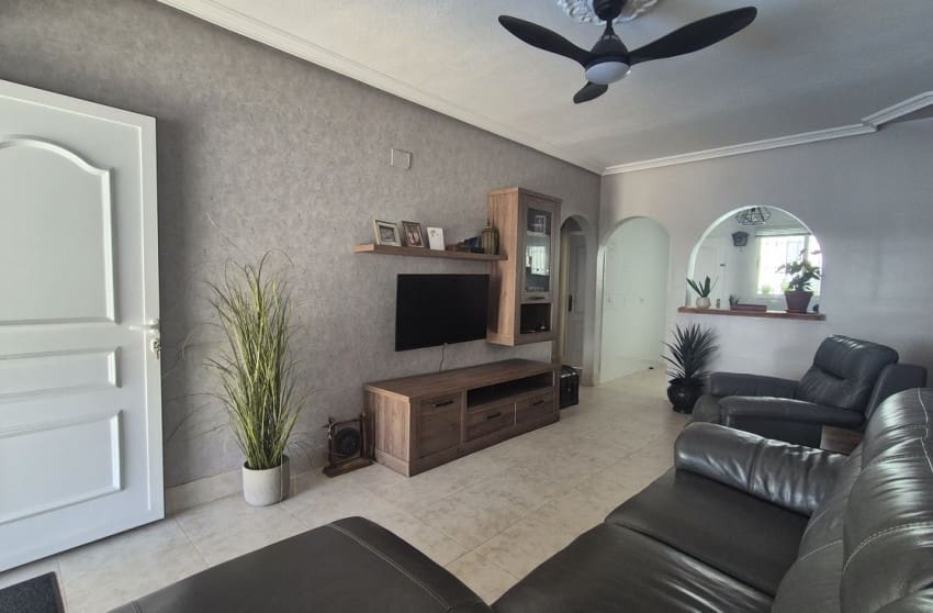 2 bedroom Townhouse for sale in San Miguel de Salinas with pool - € 240,000 (Ref: 9917689)