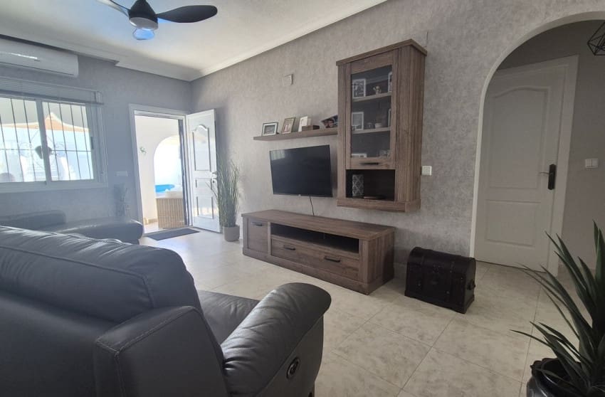 2 bedroom Townhouse for sale in San Miguel de Salinas with pool - € 240,000 (Ref: 9917689)