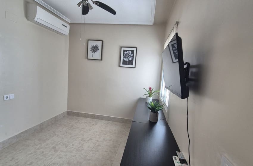 2 bedroom Townhouse for sale in San Miguel de Salinas with pool - € 240,000 (Ref: 9917689)