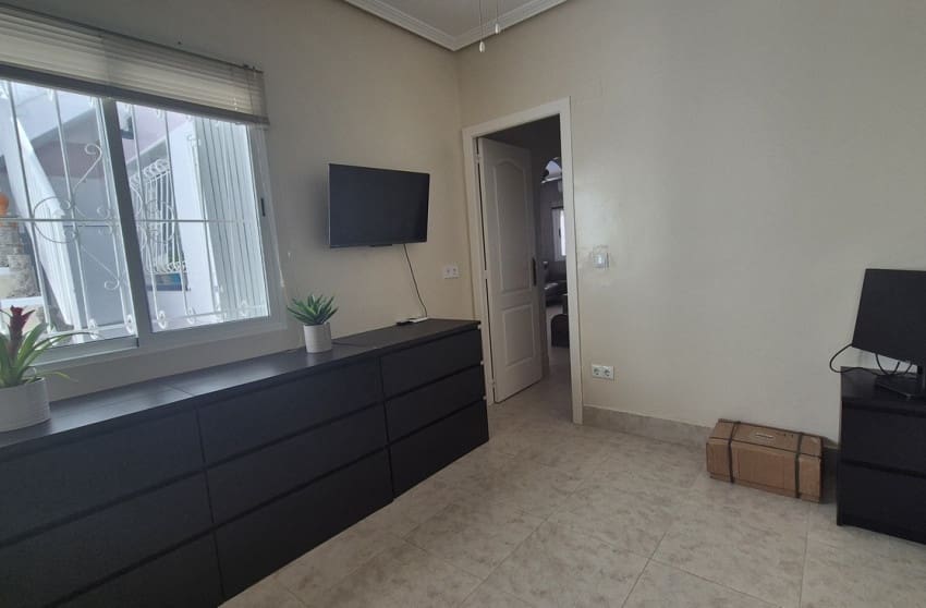2 bedroom Townhouse for sale in San Miguel de Salinas with pool - € 240,000 (Ref: 9917689)