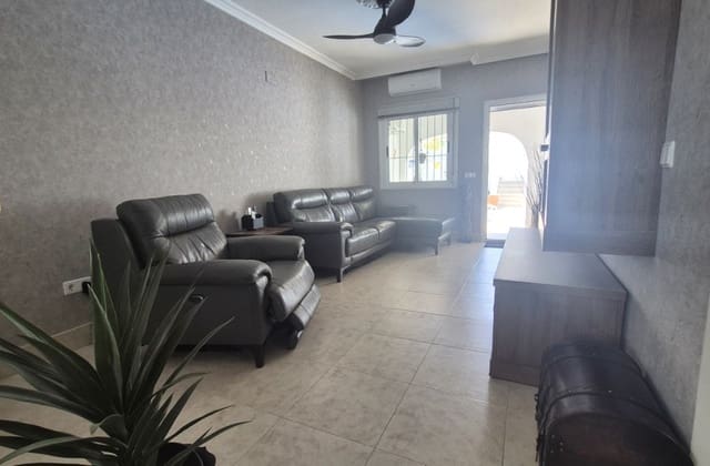 2 bedroom Townhouse for sale in San Miguel de Salinas with pool - € 240,000 (Ref: 9917689)