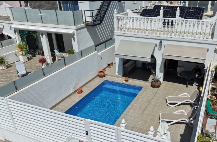 2 bedroom Townhouse for sale in San Miguel de Salinas with pool - € 240,000 (Ref: 9917689)