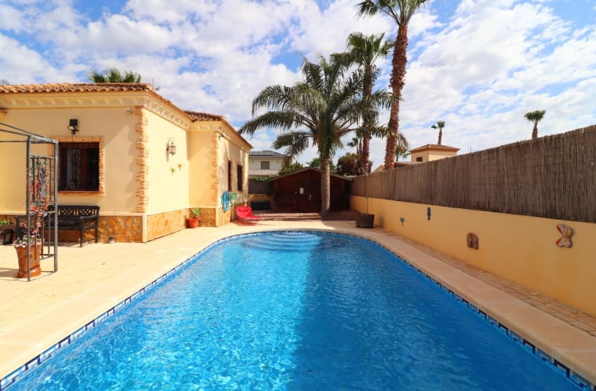 3 camera da letto Villa in vendita in Formentera del Segura con piscina - 365.000 € (Rif: 9917690)