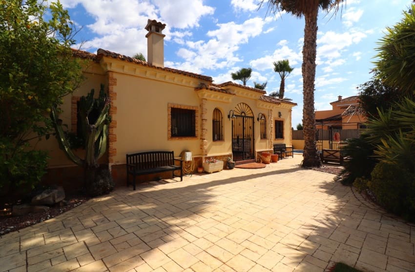 3 camera da letto Villa in vendita in Formentera del Segura con piscina - 365.000 € (Rif: 9917690)