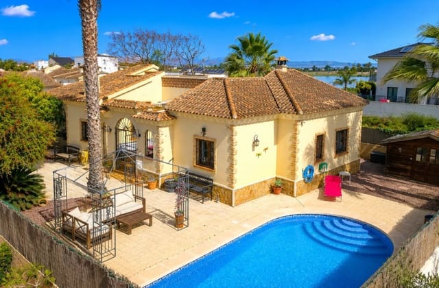 Chalet de 3 habitaciones en Formentera del Segura en venta con piscina - 365.000 € (Ref: 9917690)