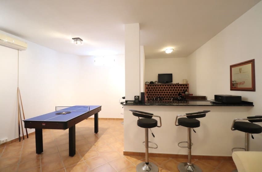 5 soveværelse Villa til salg i Lo Crispin med swimmingpool - € 299.950 (Ref: 9974493)