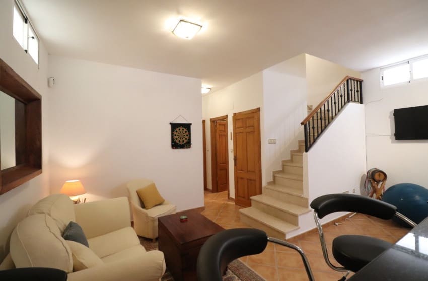 5 soveværelse Villa til salg i Lo Crispin med swimmingpool - € 299.950 (Ref: 9974493)