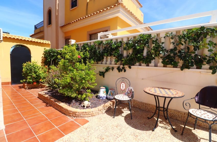 5 soveværelse Villa til salg i Lo Crispin med swimmingpool - € 299.950 (Ref: 9974493)