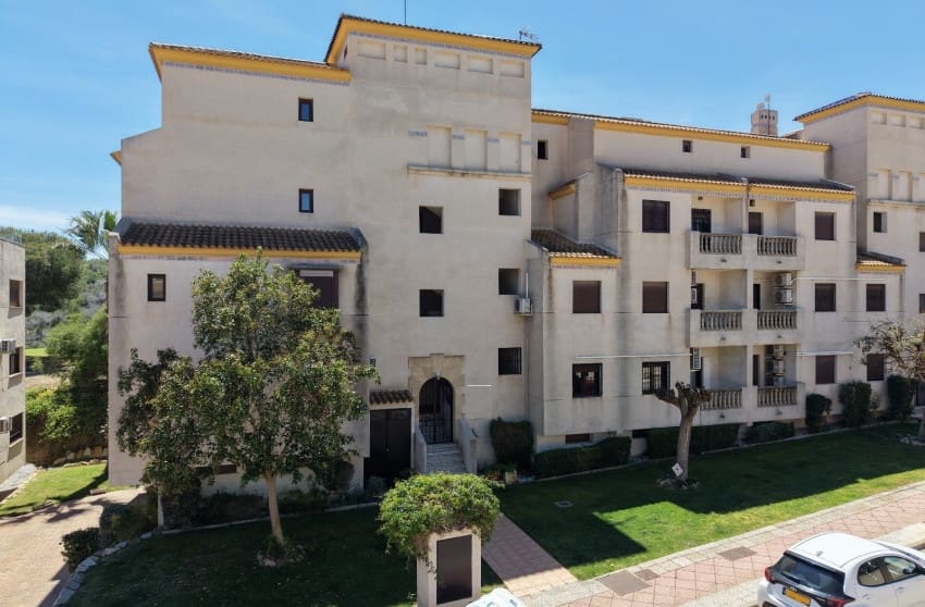 3 soveværelse Byhus til salg i Orihuela Costa med swimmingpool - € 275.000 (Ref: 9974494)