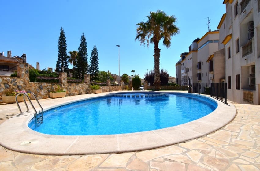3 soveværelse Byhus til salg i Orihuela Costa med swimmingpool - € 275.000 (Ref: 9974494)