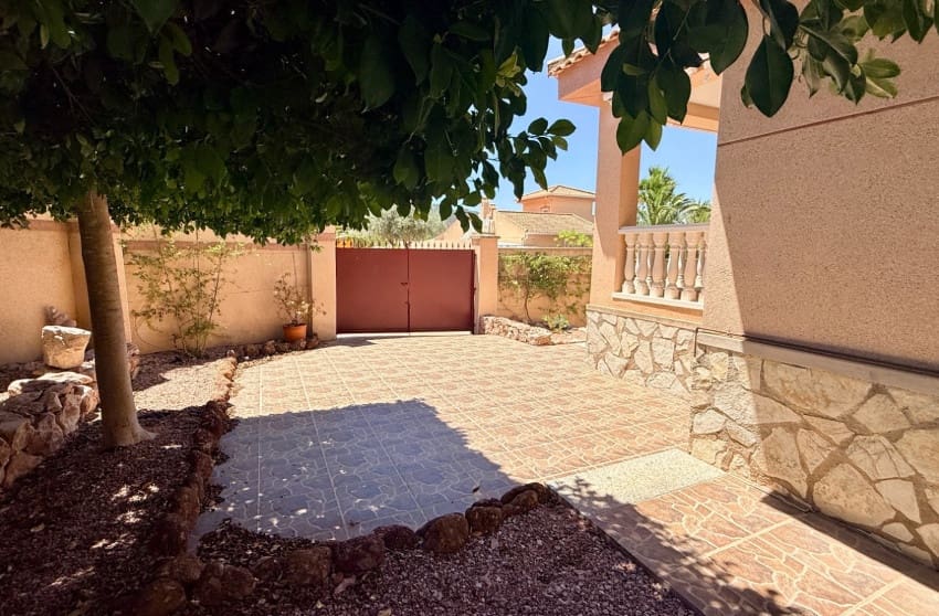 5 slaapkamer Villa te koop in Hondon de las Nieves met zwembad - € 375.000 (Ref: 9974495)