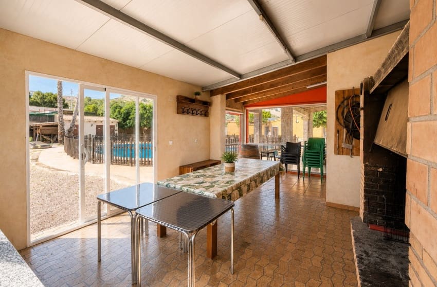 4 bedroom Villa for sale in La Romana with pool - € 360,000 (Ref: 9974500)
