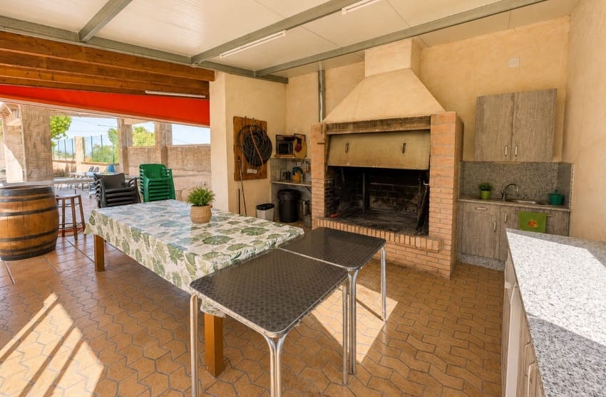 4 bedroom Villa for sale in La Romana with pool - € 360,000 (Ref: 9974500)