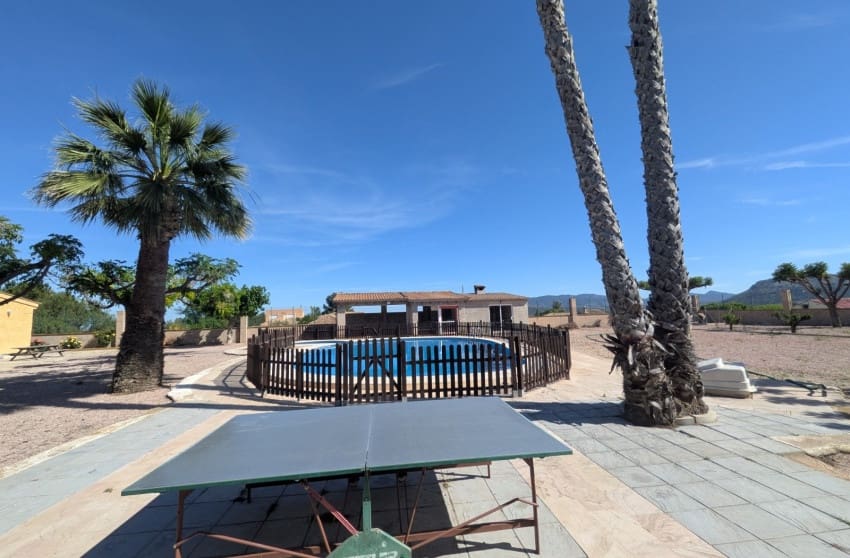 4 bedroom Villa for sale in La Romana with pool - € 360,000 (Ref: 9974500)