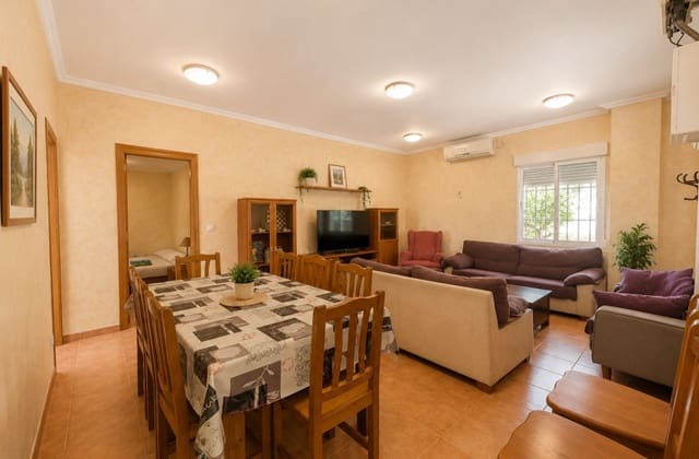 4 soverom Villa til salgs i La Romana med svømmebasseng - € 360 000 (Ref: 9974500)