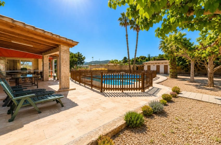 4 bedroom Villa for sale in La Romana with pool - € 360,000 (Ref: 9974500)