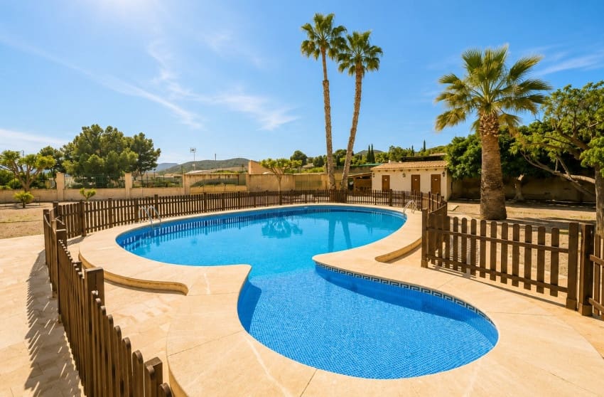 4 bedroom Villa for sale in La Romana with pool - € 360,000 (Ref: 9974500)