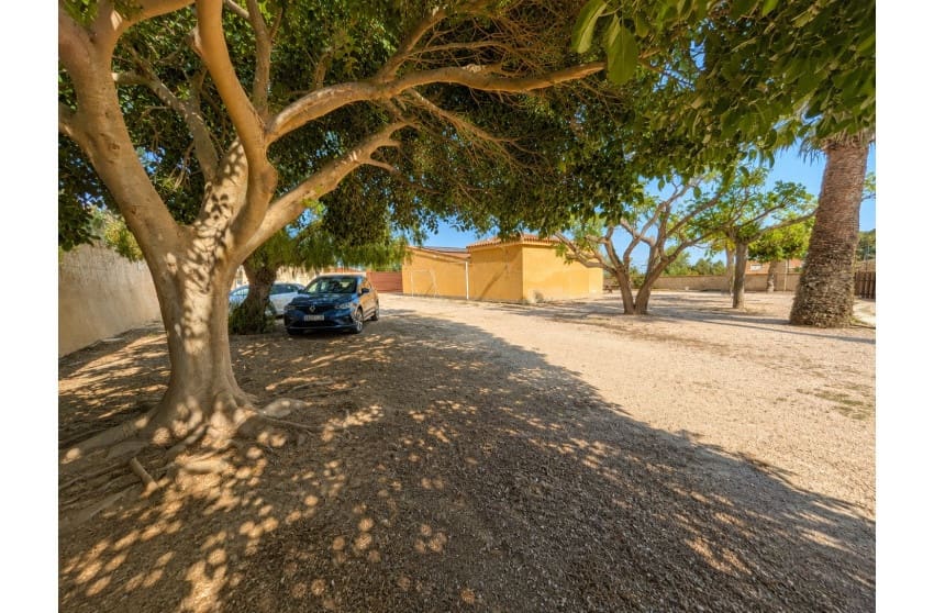 4 bedroom Villa for sale in La Romana with pool - € 360,000 (Ref: 9974500)