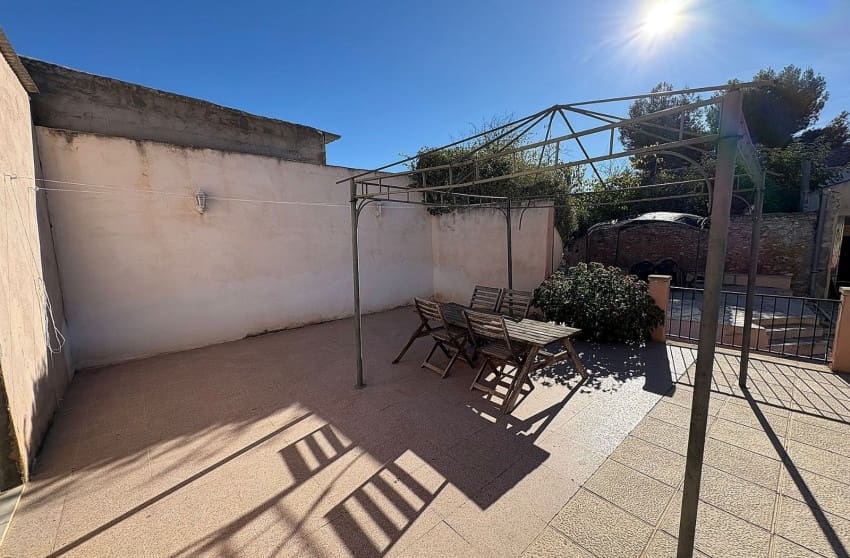 6 bedroom Townhouse for sale in Monovar / Monover with pool - € 165,500 (Ref: 9974504)