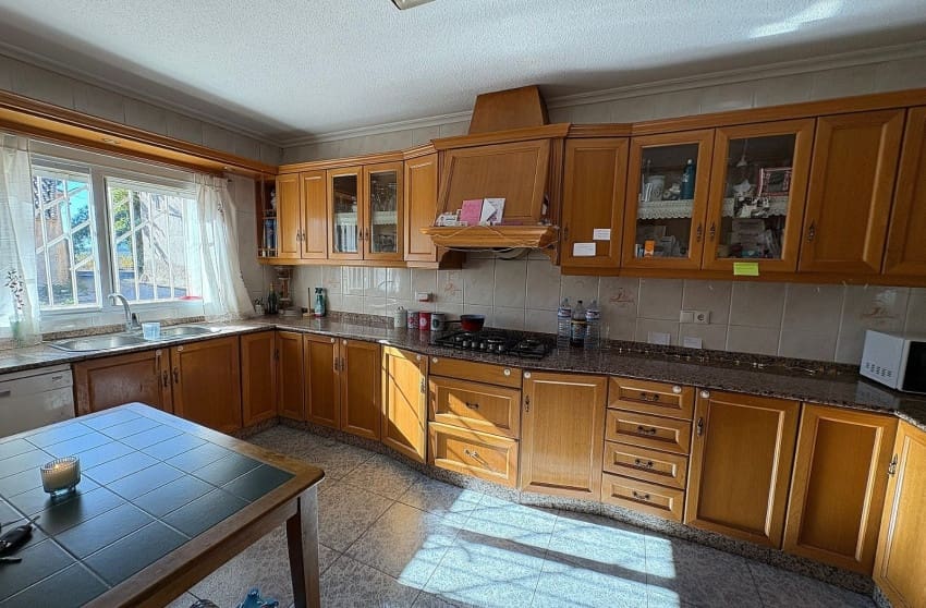 6 bedroom Townhouse for sale in Monovar / Monover with pool - € 165,500 (Ref: 9974504)