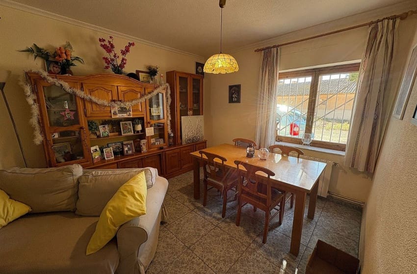 6 bedroom Townhouse for sale in Monovar / Monover with pool - € 165,500 (Ref: 9974504)