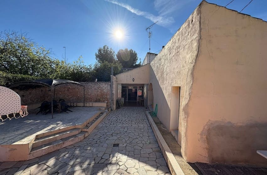 6 bedroom Townhouse for sale in Monovar / Monover with pool - € 165,500 (Ref: 9974504)