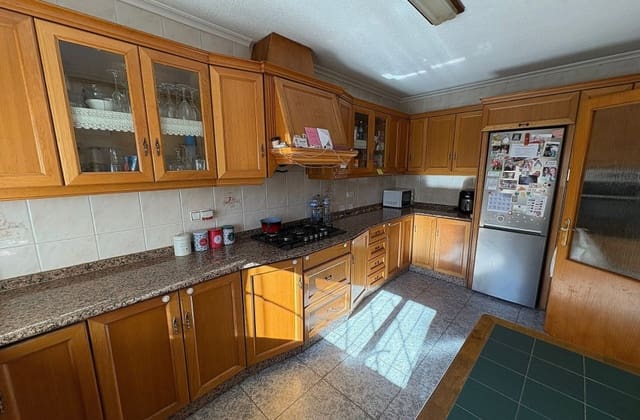6 soverom Hus til salgs i Monóvar / Monóver med svømmebasseng - € 165 500 (Ref: 9974504)
