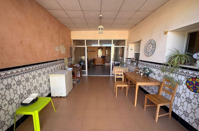 6 bedroom Townhouse for sale in Monovar / Monover with pool - € 165,500 (Ref: 9974504)